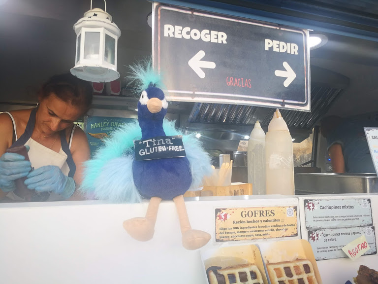 Nuria preparando el gofre